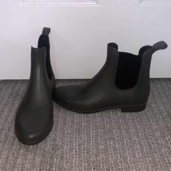 Olive Green ankle rain boots - Picture 3 of 3